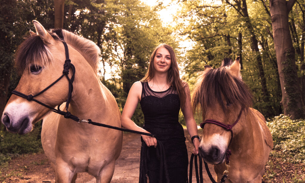 Vasco le poney, Perrine l'humaine et Prince l'autre poney